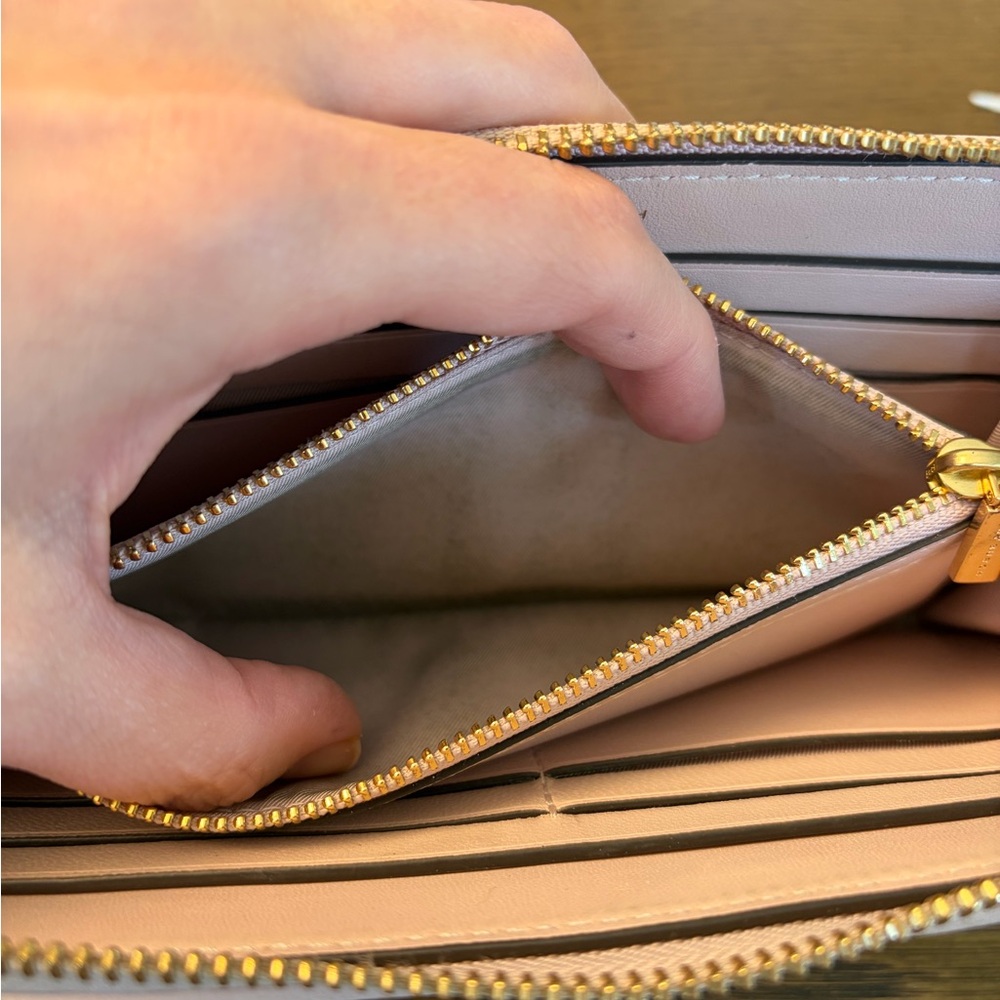 Tory Burch Quilted Blush Pink Leather Wallet - Picture 9 of 9